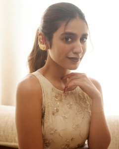 actress-priya-varrier-latest-photos-in-new-makeup-017