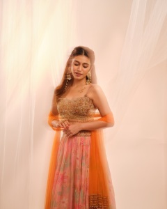 actress-priya-varrier-latest-photos-in-new-makeup-021
