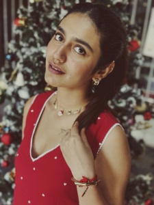 actress-priya-varrier-latest-photos-in-new-makeup-032