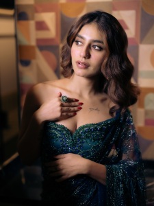 actress-priya-varrier-latest-photos-in-new-makeup