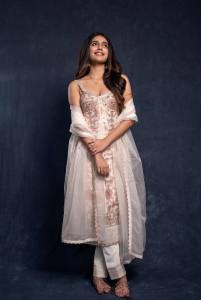 actress-priya-varrier-new-photoshoot-in-beautiful-Lehenga.varrier_366466542_309084081679882_8101563039010056457_n