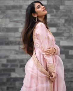 actress-priya-varrier-salwar-suit-photo-003