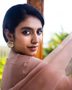 actress-priya-varrier-salwar-suit-photo.varrier_356609865_280016891353949_4001958326291331219_n