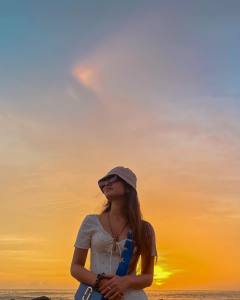 priya-prakash-varrier-beach-photos-004