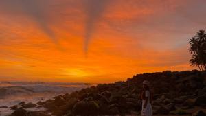 priya-prakash-varrier-beach-photos