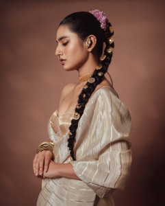 priya-prakash-varrier-in-light-golden-colour-saree-with-shoulderless-blouse-photos-004