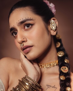 priya-prakash-varrier-in-light-golden-colour-saree-with-shoulderless-blouse-photos
