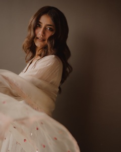 priya-prakash-varrier-in-peach-colour-churidar-for-ethnic-photos-001