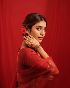 priya-prakash-varrier-in-red-outfit-latest-photos-005