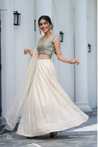 priya prakash varrier new photoshoot pics