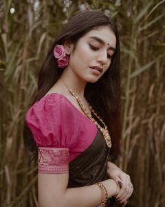 priya-prakash-varrier-new-saree-photos-001