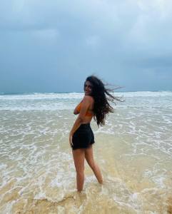 priya-prakash-varrier-wearing-blue-denim-shorts-001