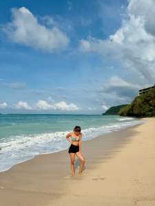 priya-varrier-beach-outfit-ideas-photos-001