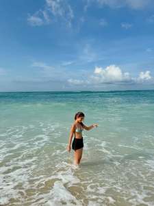 priya-varrier-beach-outfit-ideas-photos-002