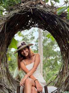 priya-varrier-beach-outfit-ideas-photos-007