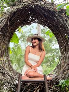 priya-varrier-beach-outfit-ideas-photos-008