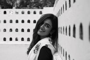 priya-varrier-black-and-white-photos-in-saree-001