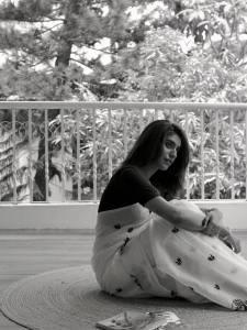 priya-varrier-black-and-white-photos-in-saree