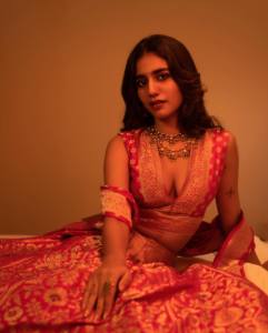 priya-varrier-ethnic-fashion-style-photos