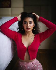 priya-varrier-hot-in-pink-look-photos-003