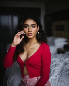priya-varrier-hot-in-pink-look-photos-005