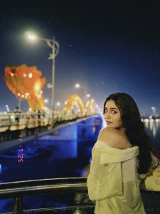 priya-varrier-hot-look-style-photos-002