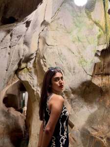 priya-varrier-hot-look-style-photos-018