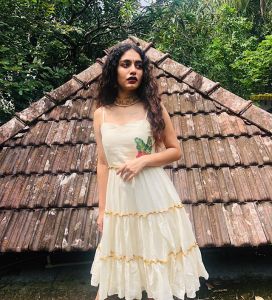 priya varrier images