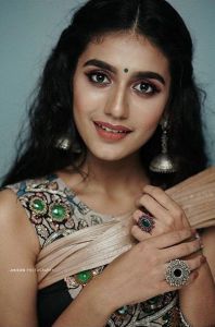 priya varrier images new 5645-002