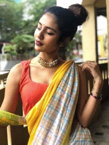 priya varrier images