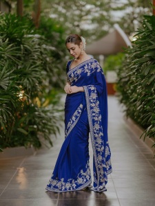 priya-varrier-in-blue-heavy-work-party-wear-saree-with-makeup-ideas-photos-001
