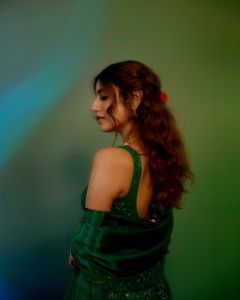 priya-varrier-in-green-party-wear-salwar-suit-trending-style-ideas-003