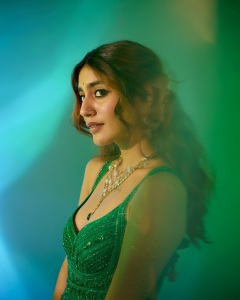 priya-varrier-in-green-party-wear-salwar-suit-trending-style-ideas-005