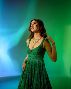 priya-varrier-in-green-party-wear-salwar-suit-trending-style-ideas