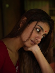 priya-varrier-in-maroon-chungidi-saree-photos-005