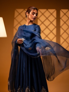 priya-varrier-in-navy-blue-anarkali-party-wear-churidar-photos-005