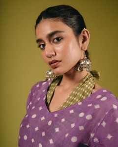priya-varrier-in-violet-long-length-top-with-palazzo-pants-outfit-photos-001