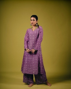 priya-varrier-in-violet-long-length-top-with-palazzo-pants-outfit-photos-002