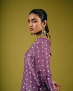 priya-varrier-in-violet-long-length-top-with-palazzo-pants-outfit-photos-003