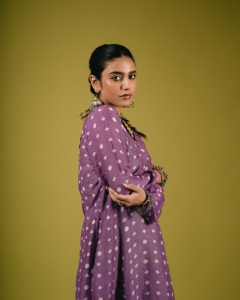 priya-varrier-in-violet-long-length-top-with-palazzo-pants-outfit-photos-010