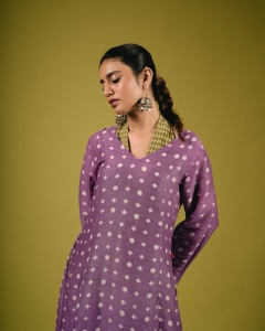 priya-varrier-in-violet-long-length-top-with-palazzo-pants-outfit-photos-011