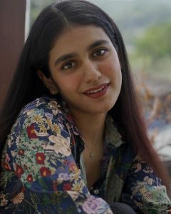 priya-varrier-latest-fashion-photoshoot-for-joyalukas-002