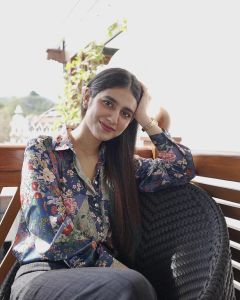 priya-varrier-latest-fashion-photoshoot-for-joyalukas-004