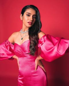 priya-varrier-latest-fashion-photoshoot-for-joyalukas-006