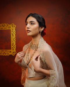 priya-varrier-latest-images-in-indian-cape-sets-001