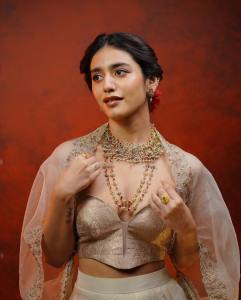 priya-varrier-latest-images-in-indian-cape-sets-003