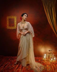 priya-varrier-latest-images-in-indian-cape-sets