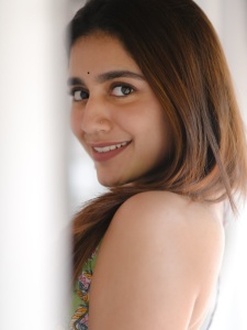 priya-varrier-latest-photos-in-different-outfits-ideas-008