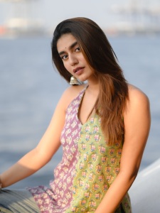 priya-varrier-latest-photos-in-different-outfits-ideas-013
