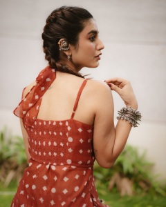 priya-varrier-latest-photos-in-different-outfits-ideas-027